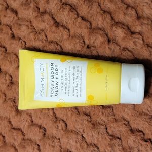 Farmacy honeymoon glow body resurfacing serum